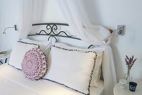 Margarita Studios Ambelas