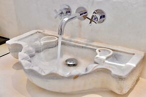 Margarita Studios Ambelas