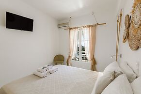 Margarita Studios Ambelas