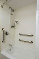 Holiday Inn Express Hotel & Suites Batavia - Darien Lake by IHG