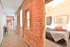 Indulge Apartments - Eighth Street