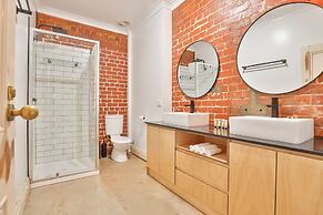 Indulge Apartments - Eighth Street