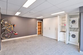 Indulge Apartments - Eighth Street