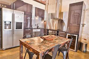 Indulge Apartments - Eighth Street