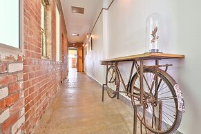 Indulge Apartments - Eighth Street