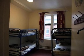Kinlay House Hostel