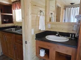 Snake River Cabin Village