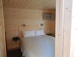 Snake River Cabin Village