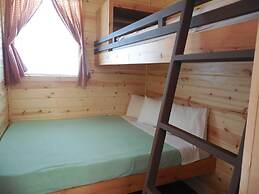 Snake River Cabin Village