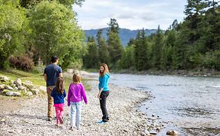 Snake River Cabin Village