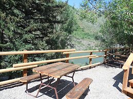 Snake River Cabin Village