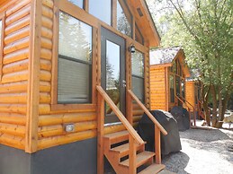 Snake River Cabin Village