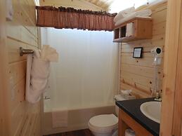 Snake River Cabin Village