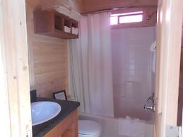 Snake River Cabin Village