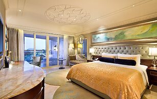 Crowne Plaza Resort Sanya Bay by IHG