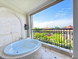 Crowne Plaza Resort Sanya Bay by IHG