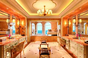 Crowne Plaza Resort Sanya Bay by IHG