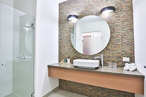 Indulge Apartments - Ontario