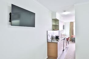 Indulge Apartments - Ontario