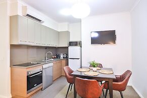 Indulge Apartments - Ontario