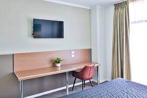 Indulge Apartments - Ontario