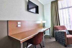 Indulge Apartments - Ontario