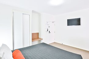 Indulge Apartments - Ontario