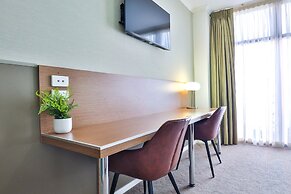 Indulge Apartments - Ontario