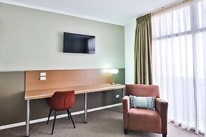 Indulge Apartments - Ontario