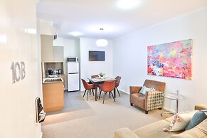 Indulge Apartments - Ontario