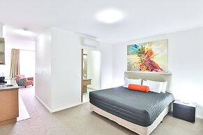 Indulge Apartments - Ontario