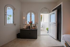 Porto Fira Suites