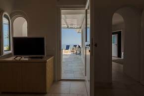 Porto Fira Suites