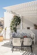Porto Fira Suites
