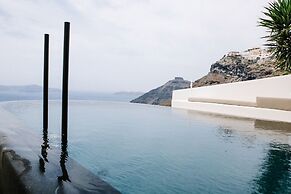 Porto Fira Suites