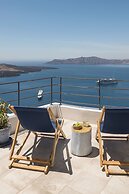 Porto Fira Suites