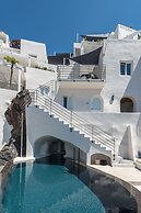 Porto Fira Suites