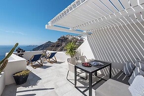 Porto Fira Suites
