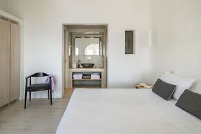 Porto Fira Suites