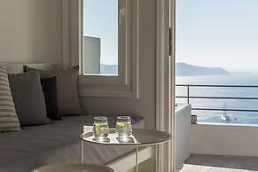 Porto Fira Suites