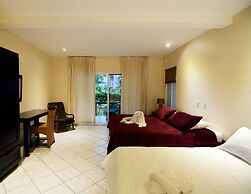 Hotel Cocomar Beachfront Hotel
