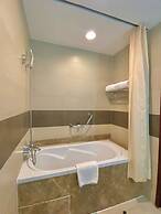 Beijing Palace Soluxe Hotel Astana