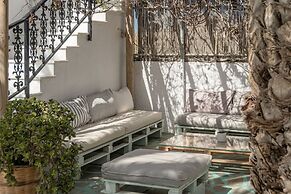 Annita's Village Hotel