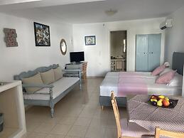 Annita's Village Hotel