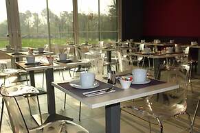 Brit Hotel Vannes-Theix