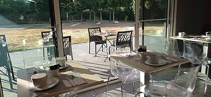 Brit Hotel Vannes-Theix