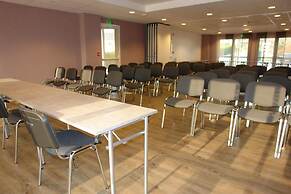 Brit Hotel Vannes-Theix