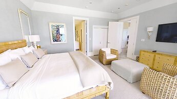 Caribbean Club Luxury Condo Hotel