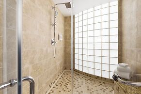 Archer Hotel Falls Church