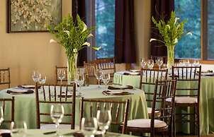 The Inn At Honey Run